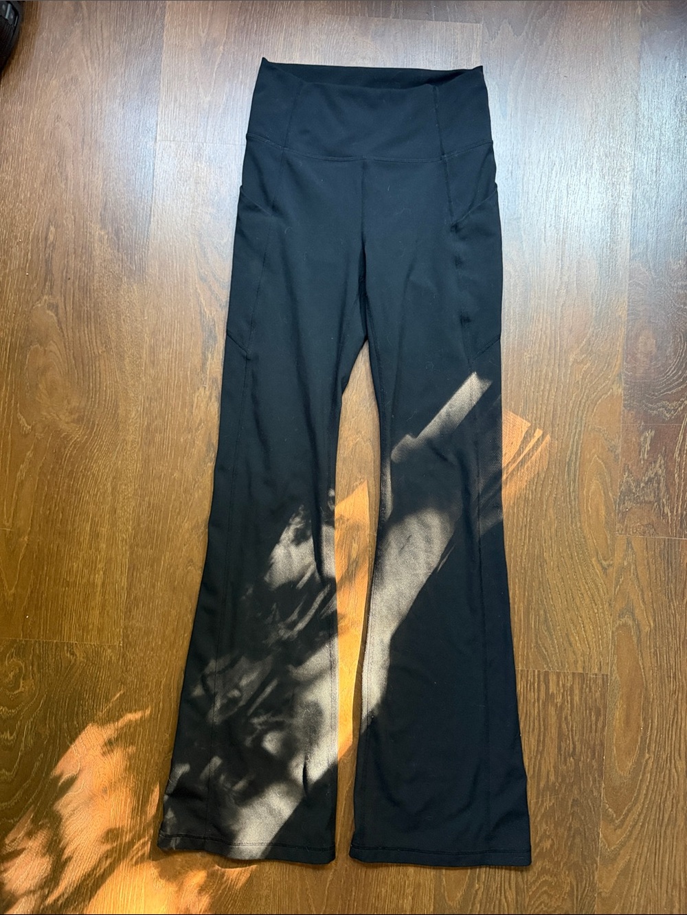 Fabletics High-Waist Flared leggings